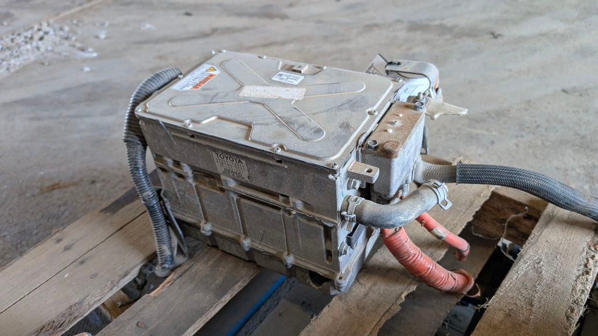 Inverter / Charger from a 2009 Nissan Altima, photo 4