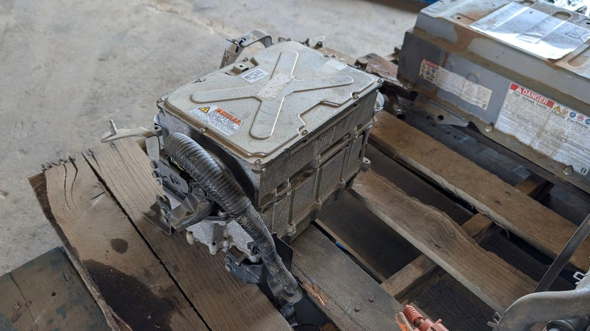 Inverter / Charger from a 2009 Nissan Altima, photo 6