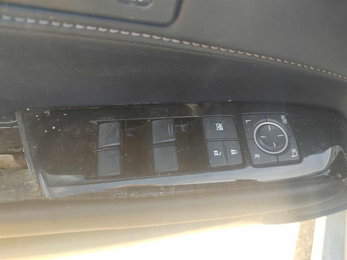ABS Pump Module from a 2015 Lexus GS350, photo 1