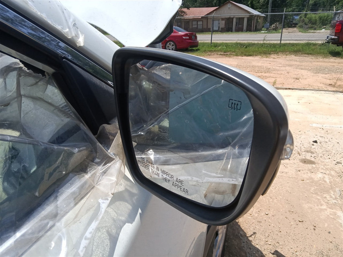 Side View Mirror from a 2017 Nissan Rogue, right side, photo 2