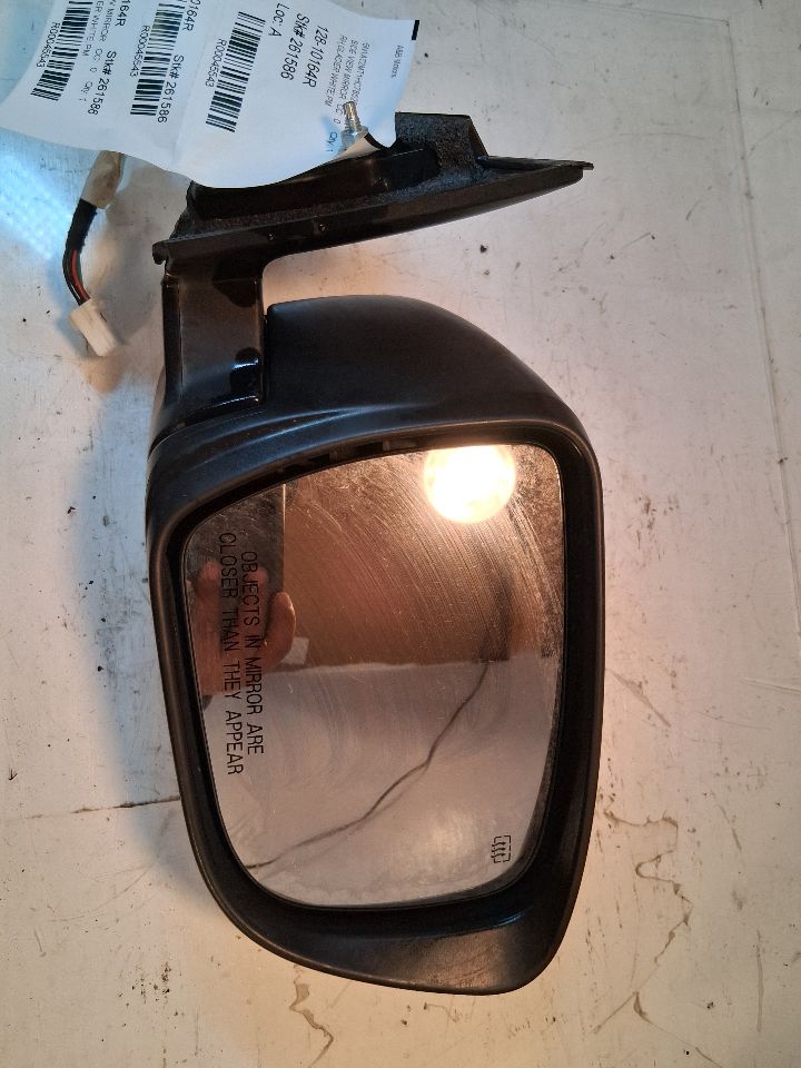 Side View Mirror from a 2017 Nissan Rogue, right side, photo 4