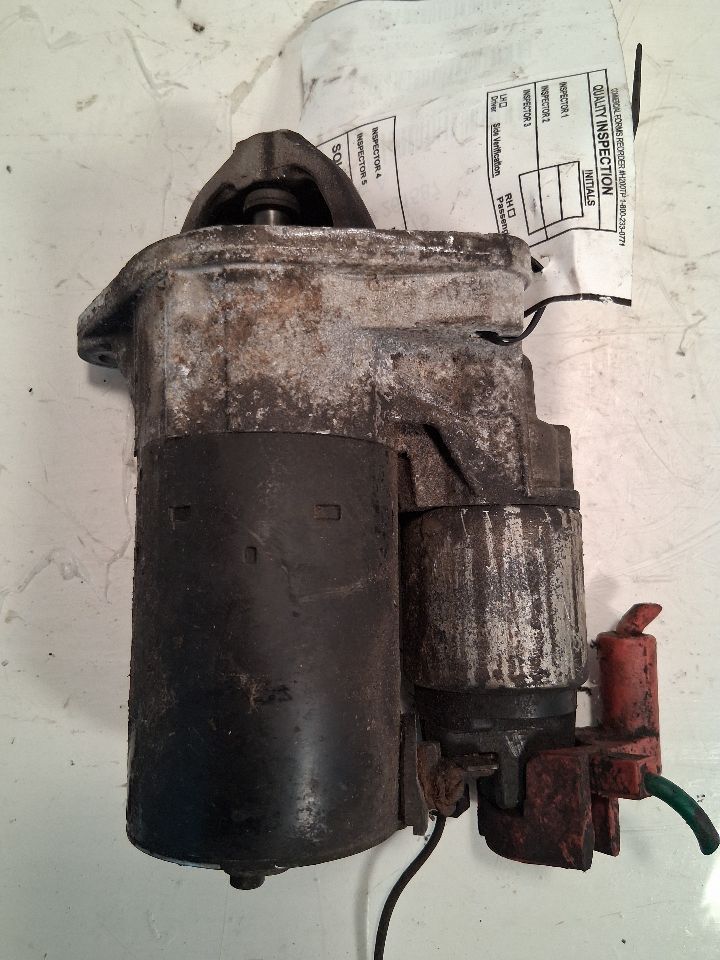 Starter Motor from a 2005 Dodge Neon, photo 2
