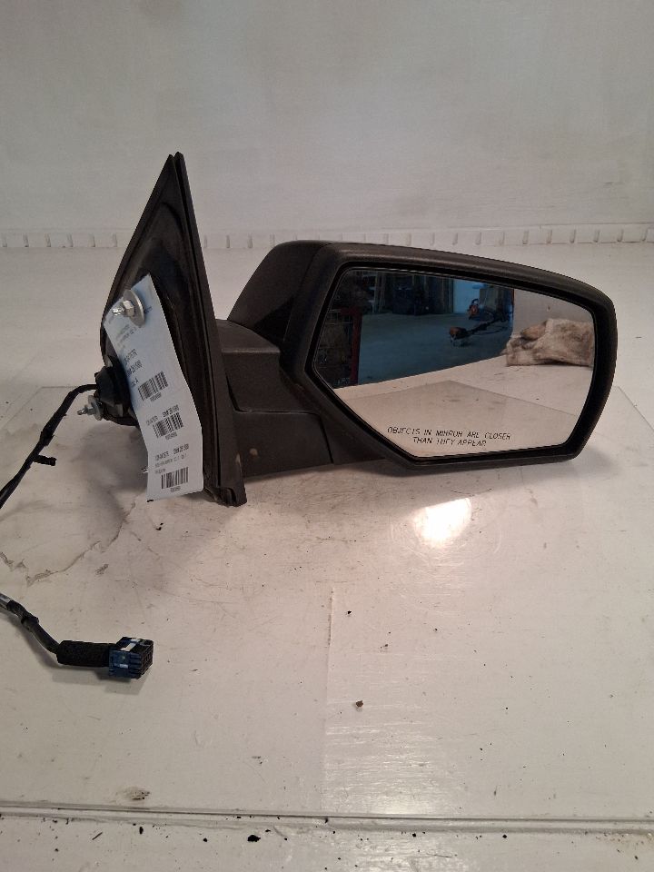 Side View Mirror from a 2014 Chevrolet Silverado 1500, right side, photo 3