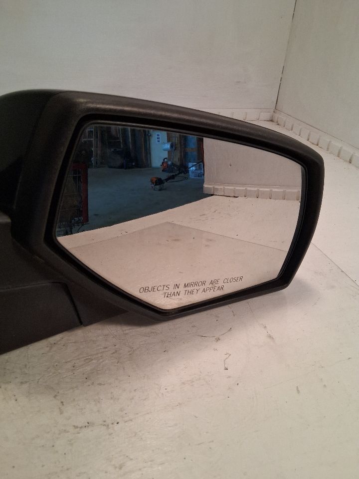 Side View Mirror from a 2014 Chevrolet Silverado 1500, right side, photo 4