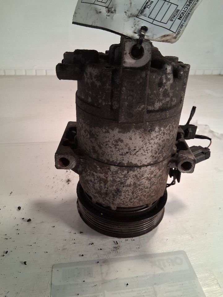 AC Compressor from a 2013 Hyundai Elantra, photo 3