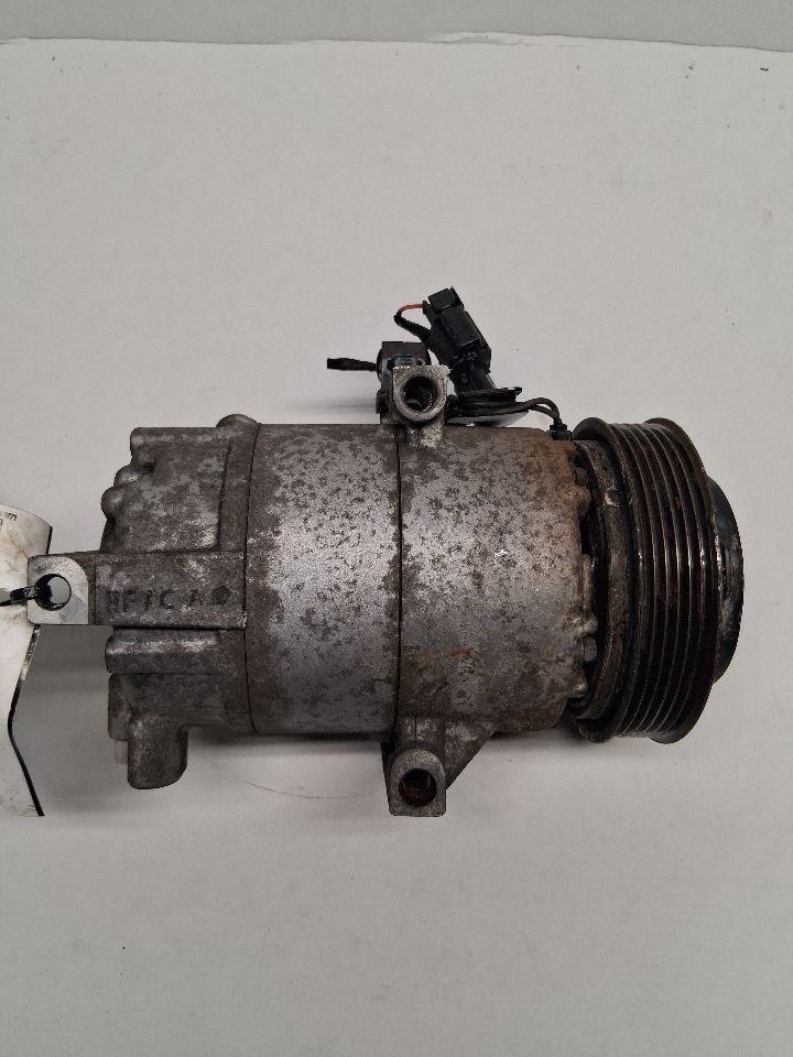 AC Compressor from a 2013 Hyundai Elantra, photo 5
