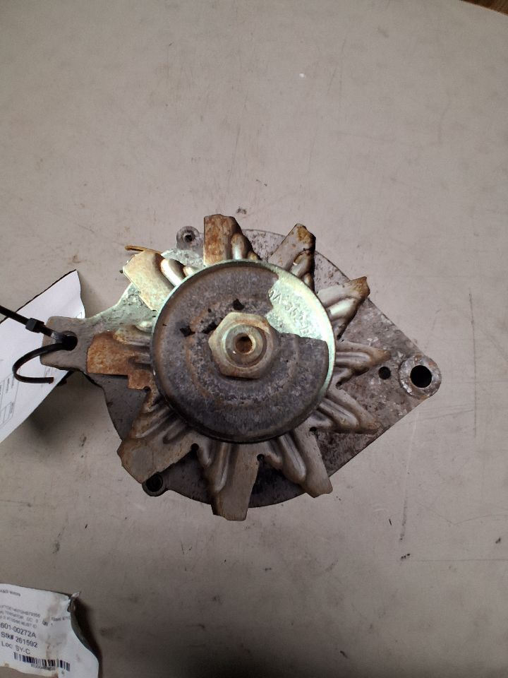 Alternator from a 1986 Ford Van, photo 1