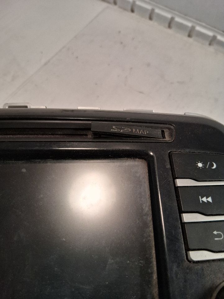 Radio Receiver from a 2017 Nissan Maxima, photo 4