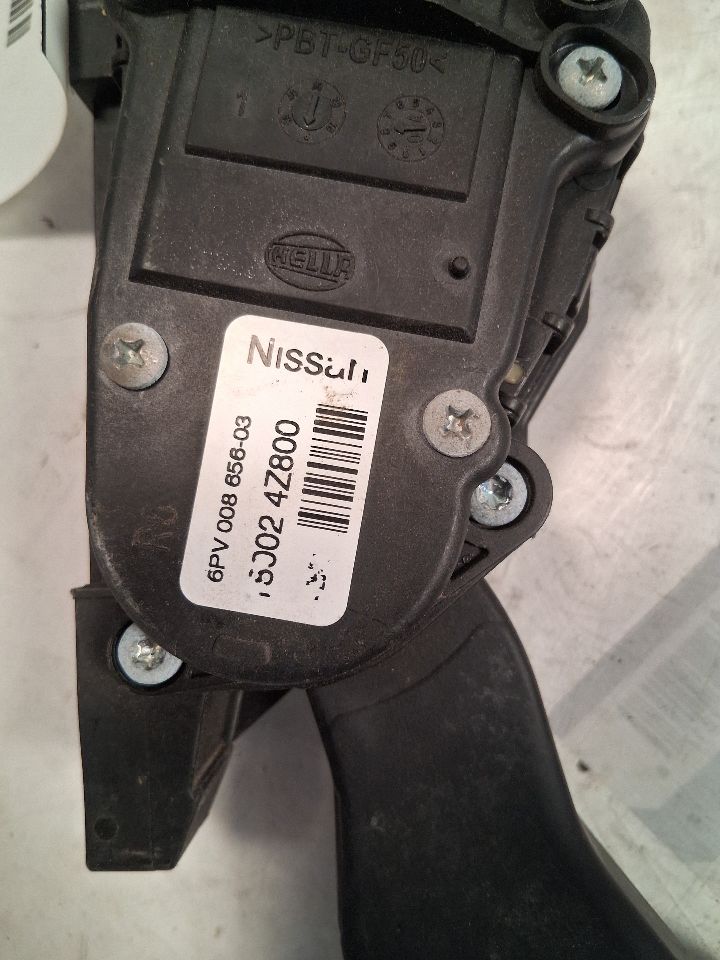 Accelerator Part from a 2004 Nissan Maxima, photo 2