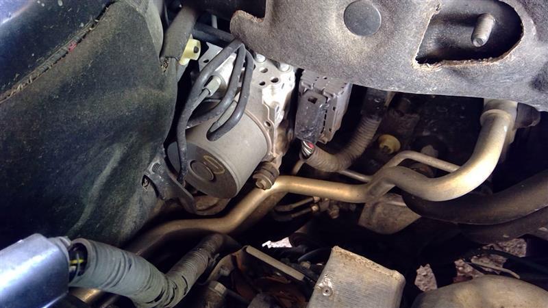 ABS Pump Module from a 2013 Mazda 6, photo 1
