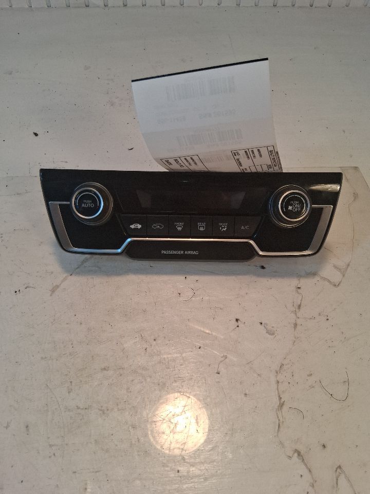Climate Control Panel from a 2017 Honda CR-V, photo 2