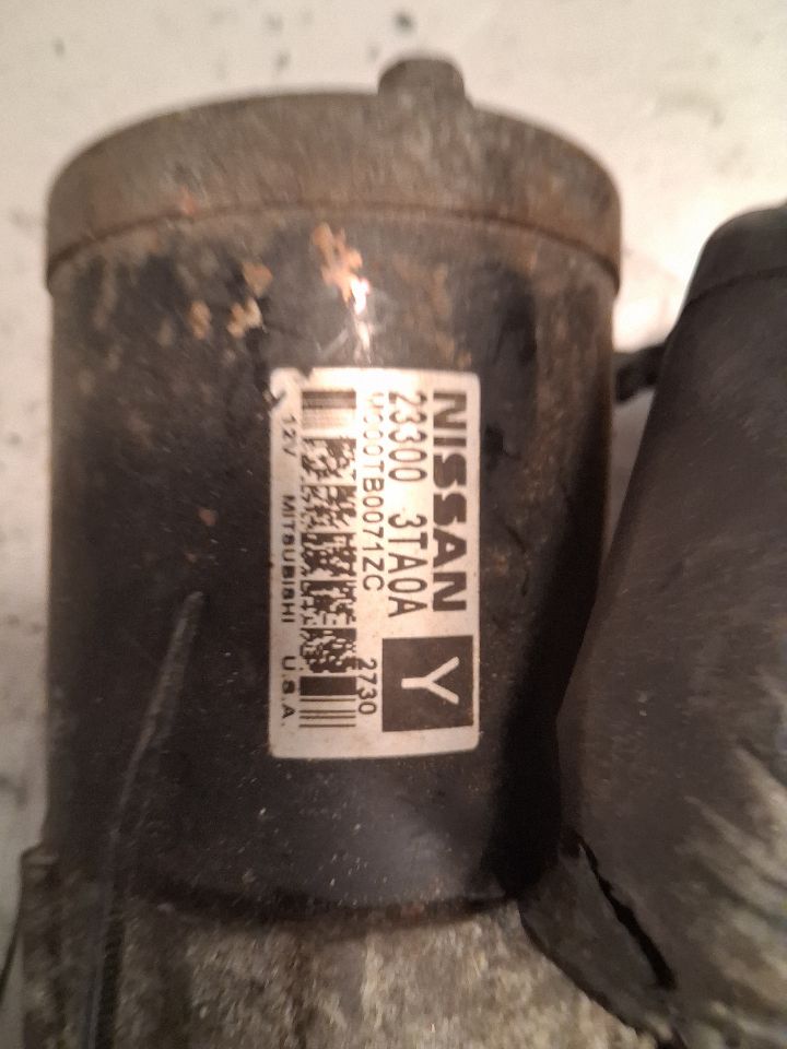Starter Motor from a 2013 Nissan Altima, photo 2