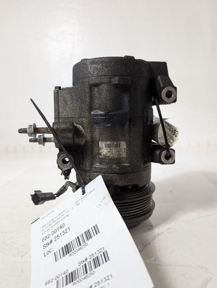 AC Compressor from a 2007 Ford, photo 5