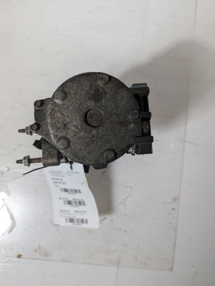 AC Compressor from a 2007 Ford, photo 6