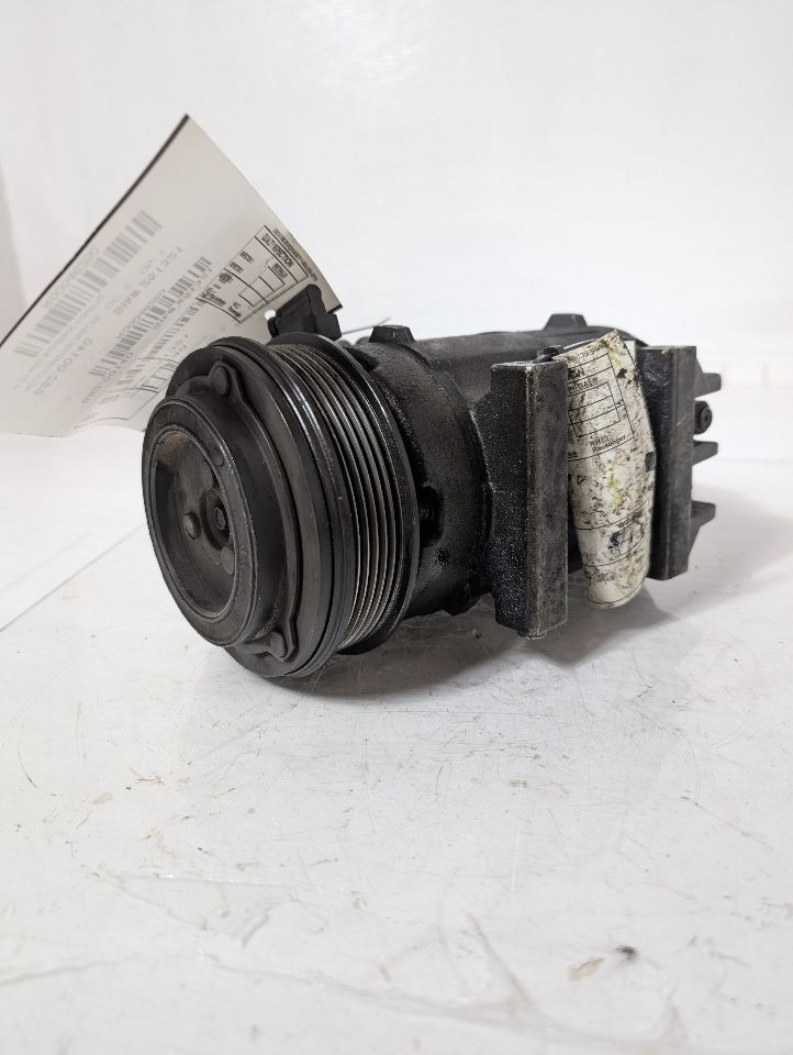 AC Compressor from a 2007 Ford, photo 8