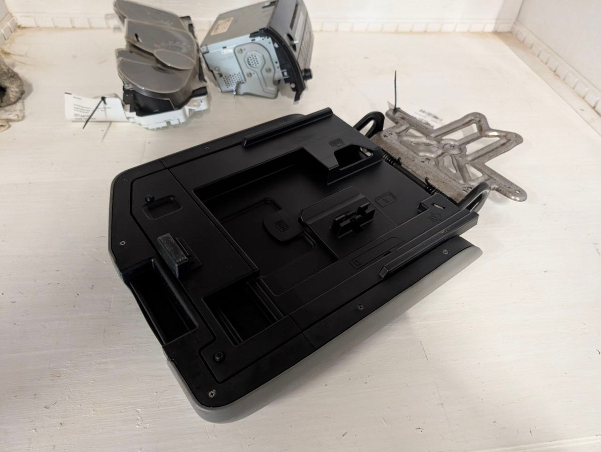 Center Console from a 2010 Toyota Tundra, front, photo 5