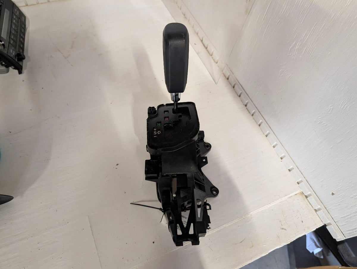 Gear Shifter from a 2010 Toyota Tundra, photo 4