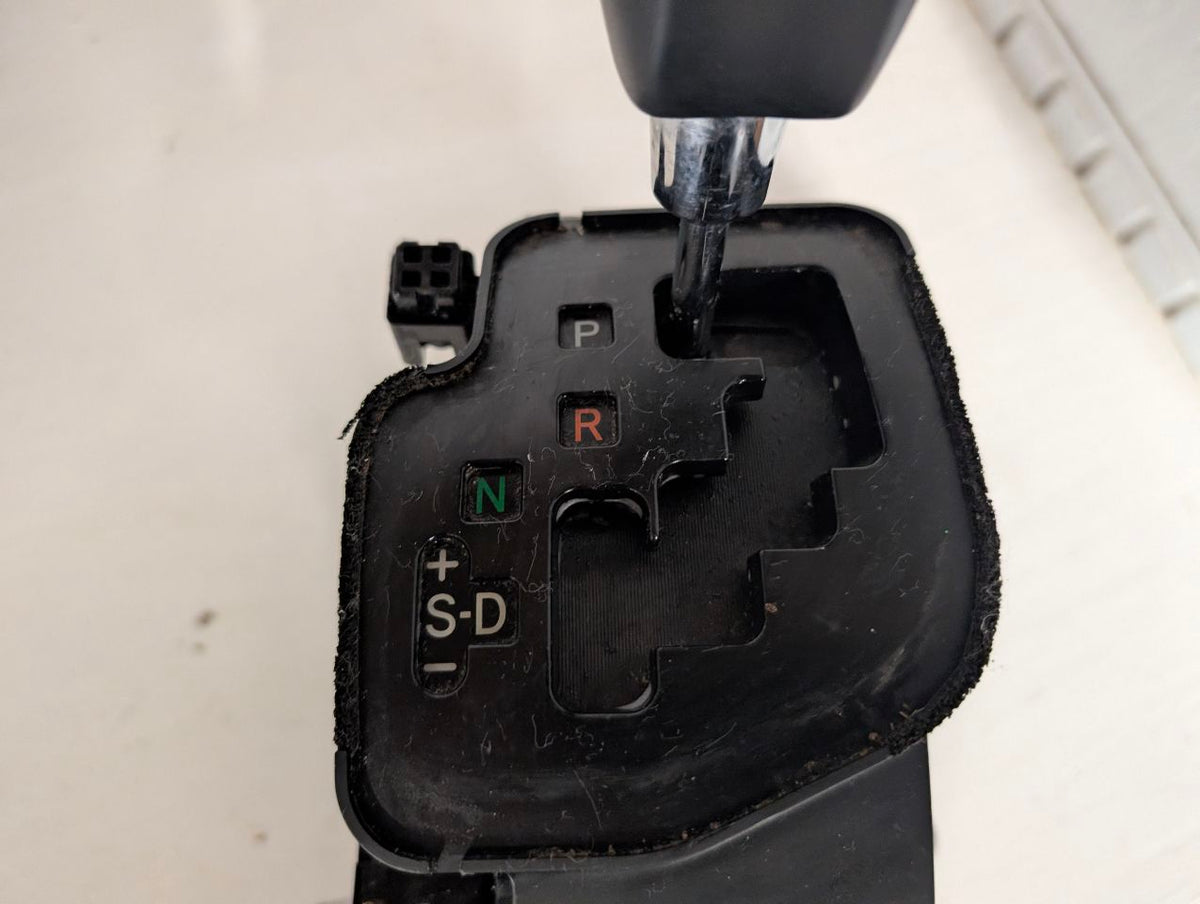 Gear Shifter from a 2010 Toyota Tundra, photo 5