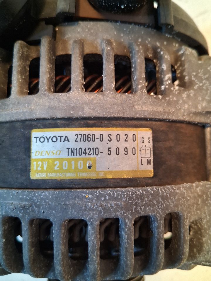Alternator from a 2010 Toyota Tundra, photo 3