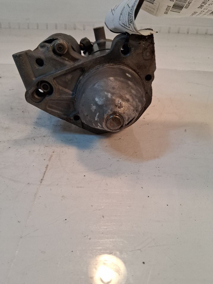 Starter Motor from a 2010 Toyota Tundra, photo 1