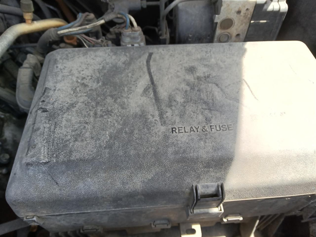 Engine Fuse Box from a 2010 Toyota Tundra, photo 1
