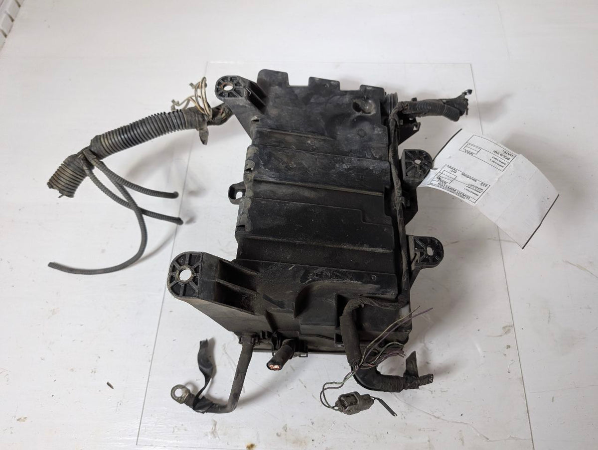 Engine Fuse Box from a 2010 Toyota Tundra, photo 9