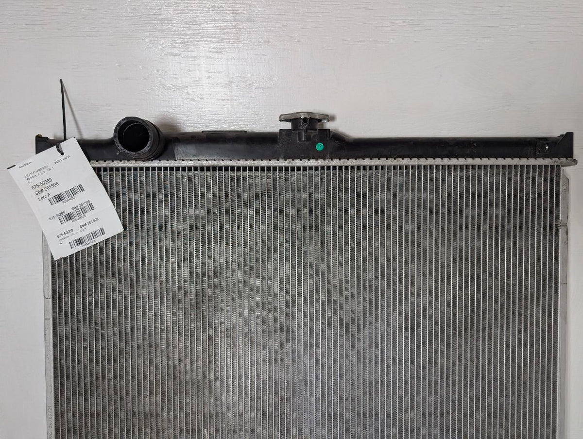 Radiator from a 2010 Toyota Tundra, photo 5