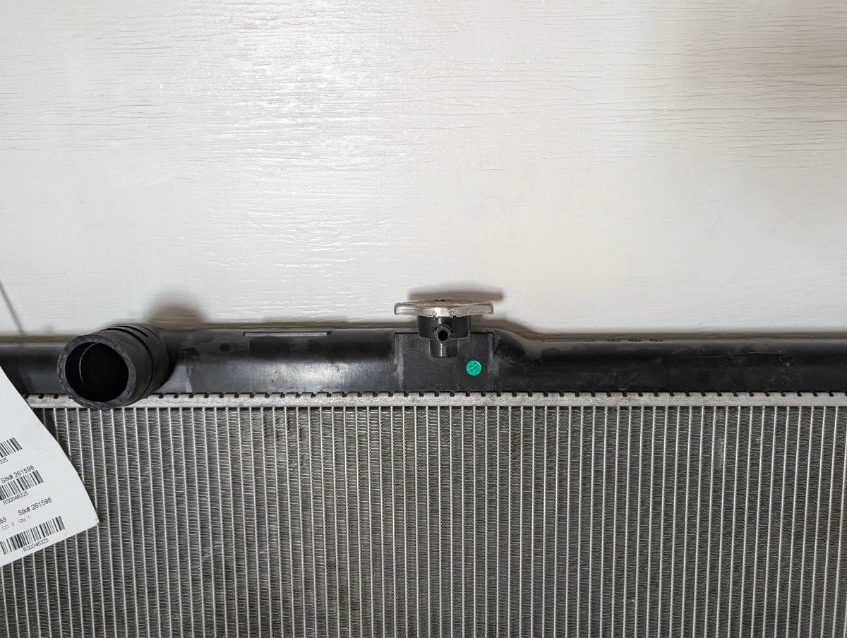 Radiator from a 2010 Toyota Tundra, photo 7