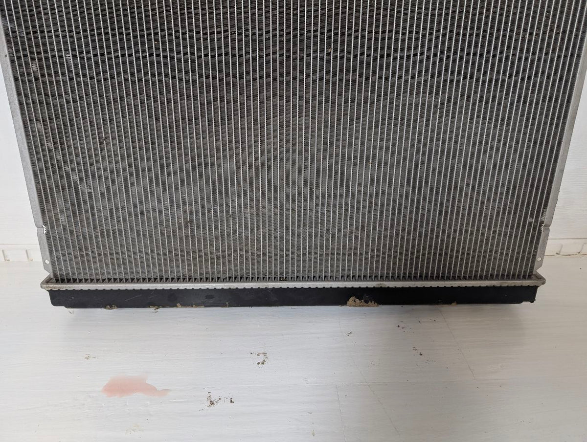 Radiator from a 2010 Toyota Tundra, photo 10
