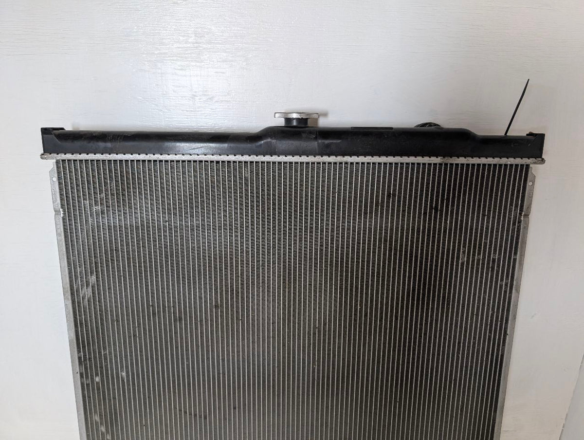 Radiator from a 2010 Toyota Tundra, photo 11
