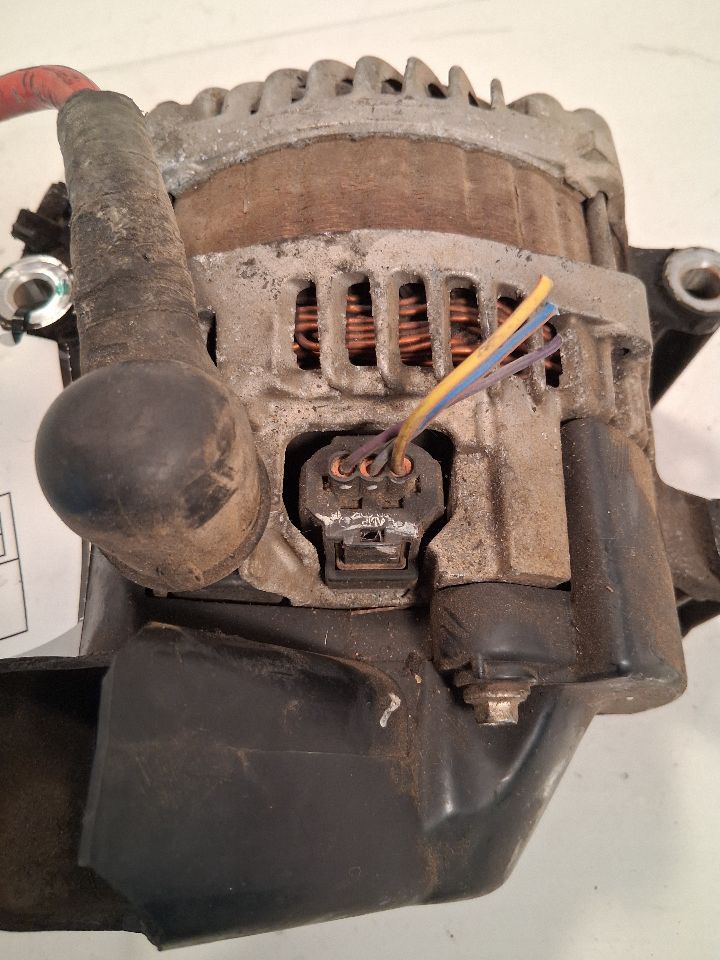 Alternator from a 2007 Ford, photo 3