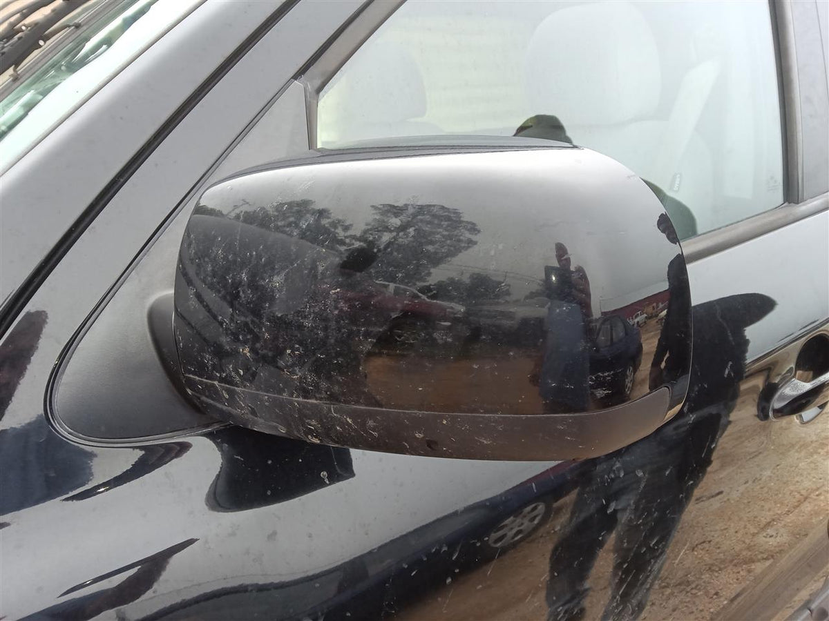 Side View Mirror from a 2009 Hyundai Santa Fe, left side, photo 1