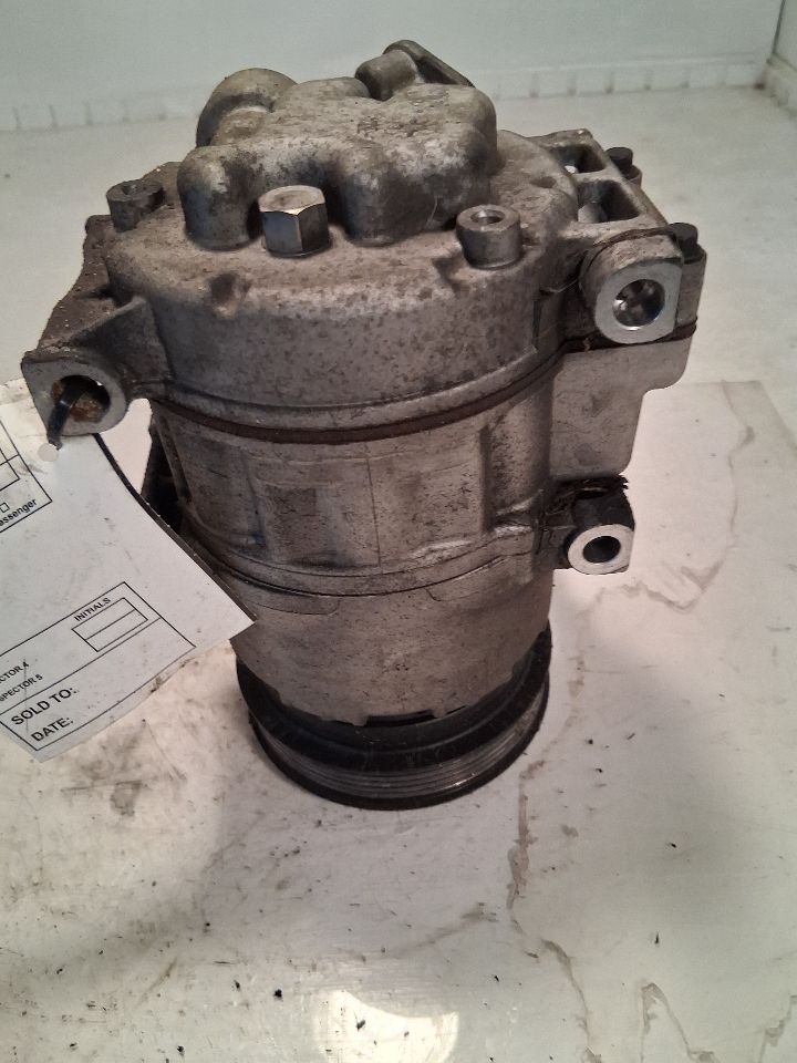 AC Compressor from a 2009 Hyundai Santa Fe, photo 4