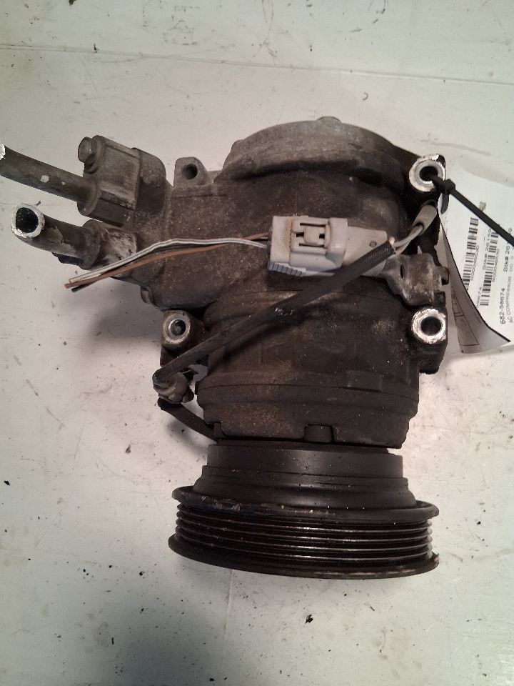 AC Compressor from a 1997 Toyota Camry, photo 1