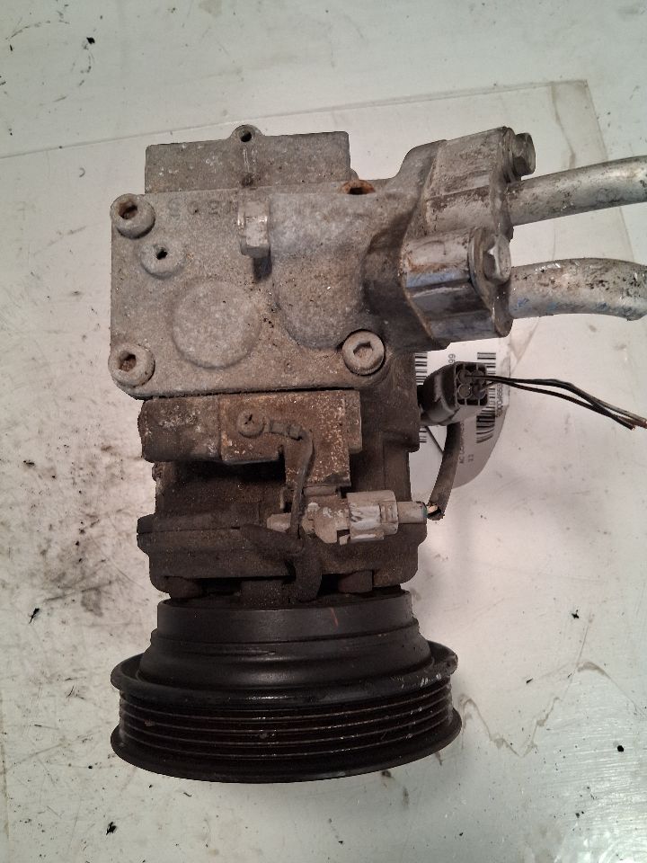 AC Compressor from a 1997 Toyota Camry, photo 2