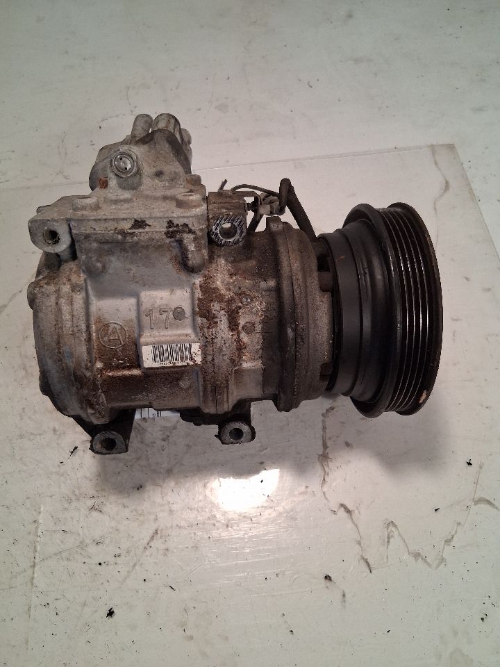 AC Compressor from a 1997 Toyota Camry, photo 3