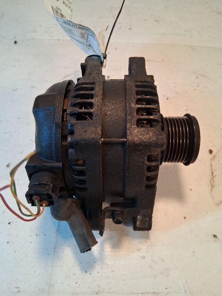 Alternator from a 2007 Lexus ES350, photo 2