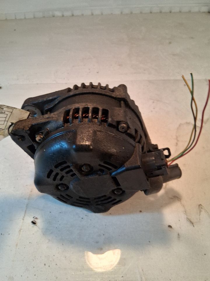 Alternator from a 2007 Lexus ES350, photo 3