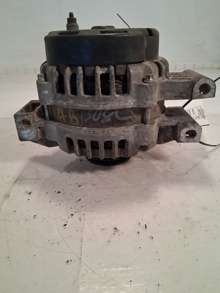 Alternator from a 2004 Chevrolet Trailblazer, photo 3