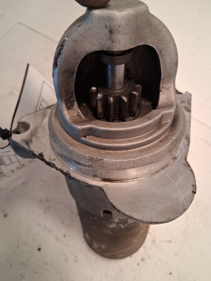 Starter Motor from a 2004 Chevrolet Trailblazer, photo 3