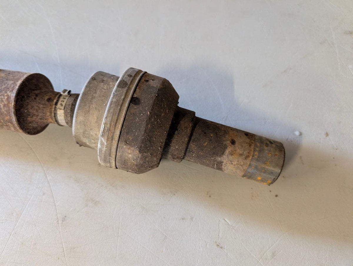 Drive Shaft from a 2011 Ram 1500, front, photo 2