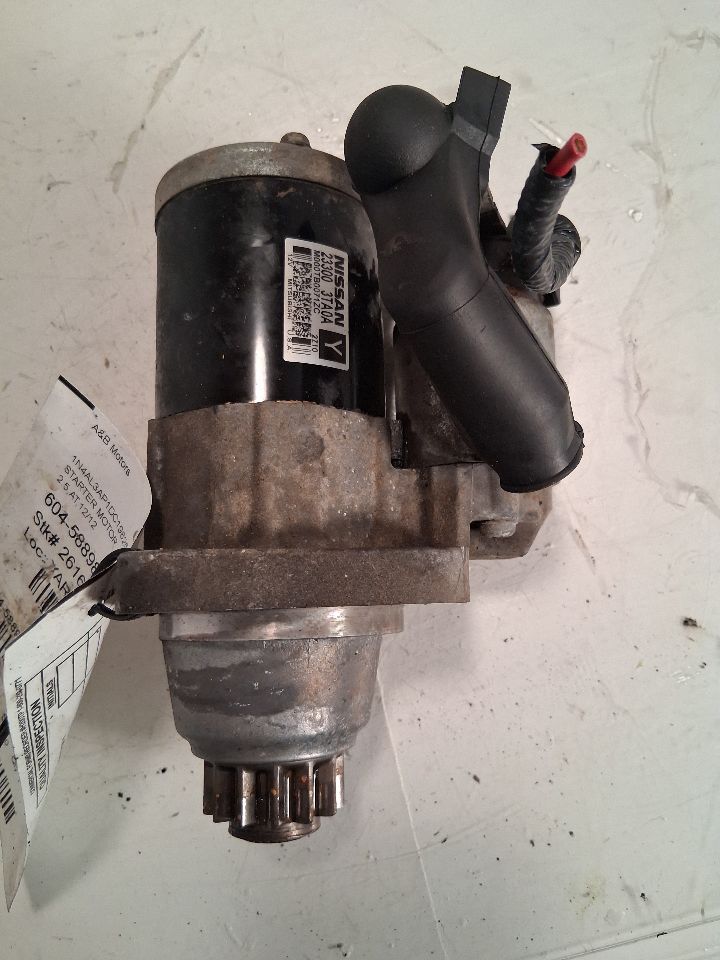 Starter Motor from a 2013 Nissan Altima, photo 1
