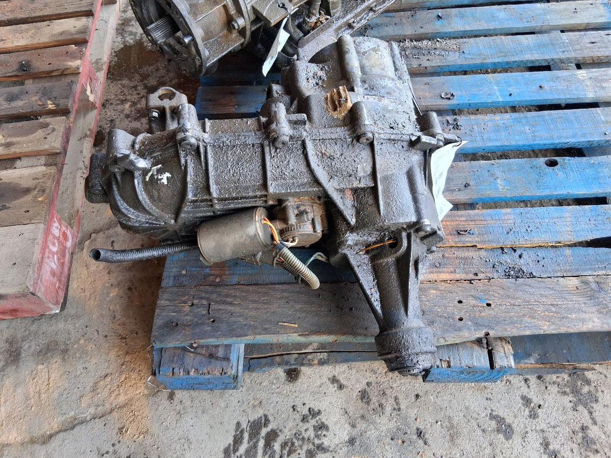Transfer Case from a 1992 Ford F-150, photo 2
