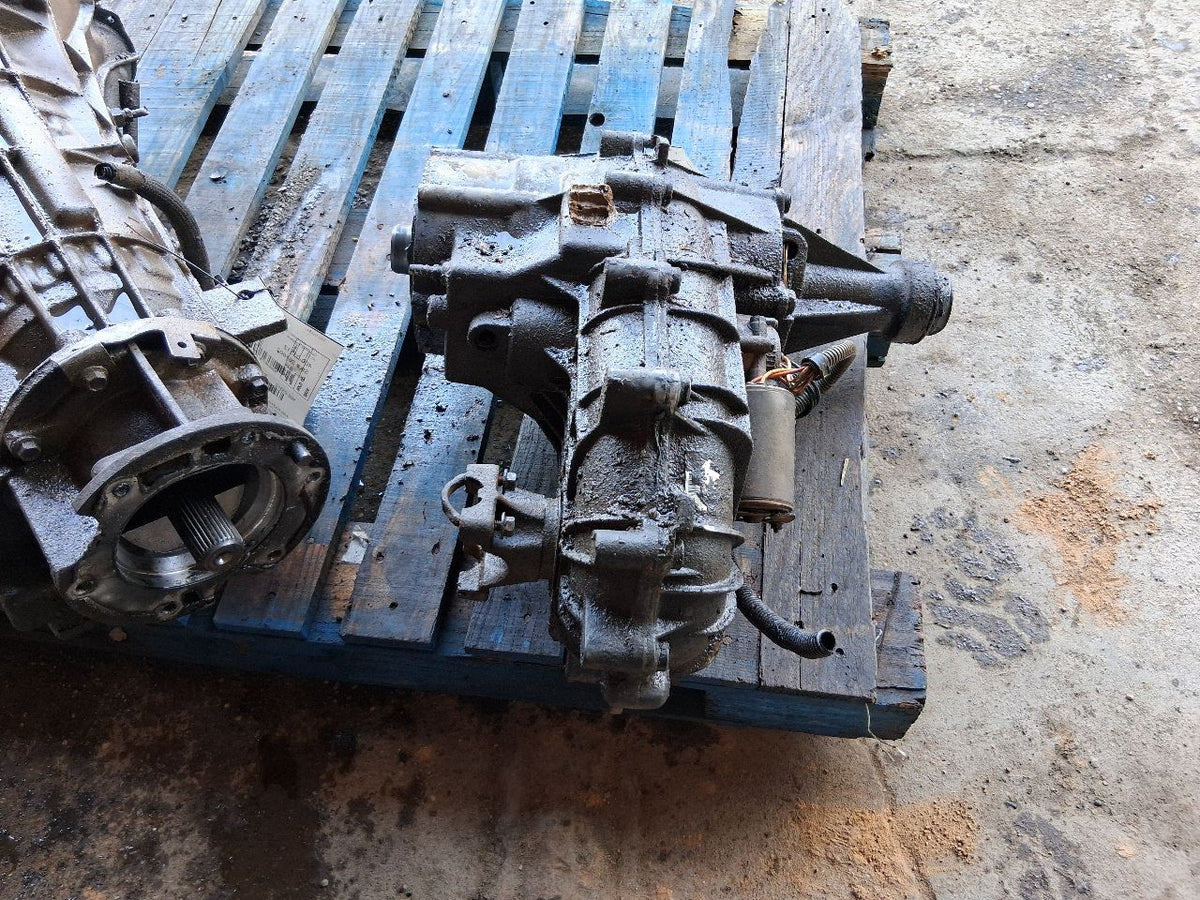Transfer Case from a 1992 Ford F-150, photo 3