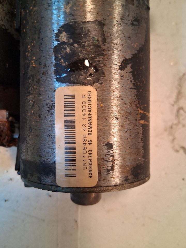 Starter Motor from a 1992 Ford F-150, photo 3