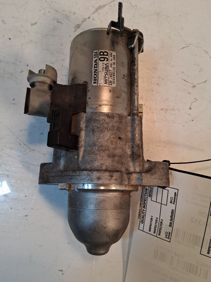 Starter Motor from a 2021 Honda Civic, photo 1