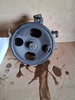 Power Steering Pump from a 2006 Nissan Altima, photo 1