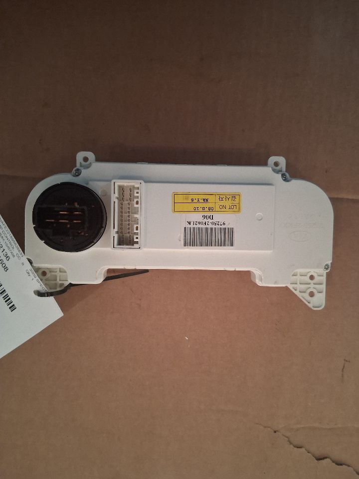 Climate Control Panel from a 2009 Kia Spectra, photo 3