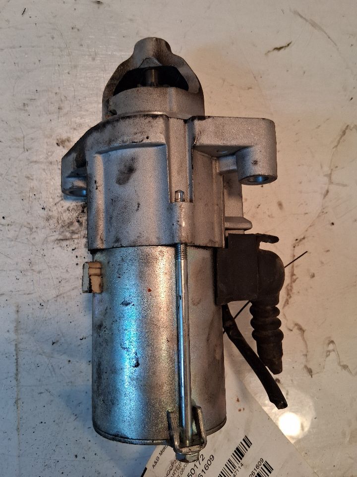 Starter Motor from a 2010 Honda Accord, photo 2