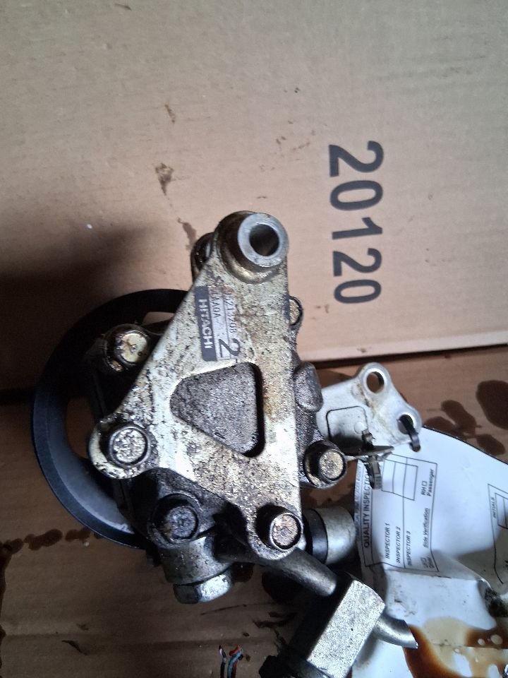 Power Steering Pump from a 2009 Nissan Murano, photo 2
